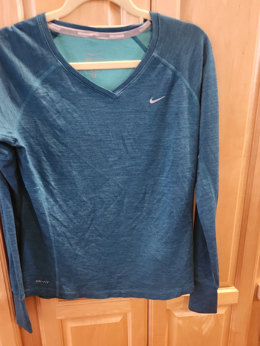 Nike Women's Long-Sleeve V-Neck Dri-FIT Top - Teal